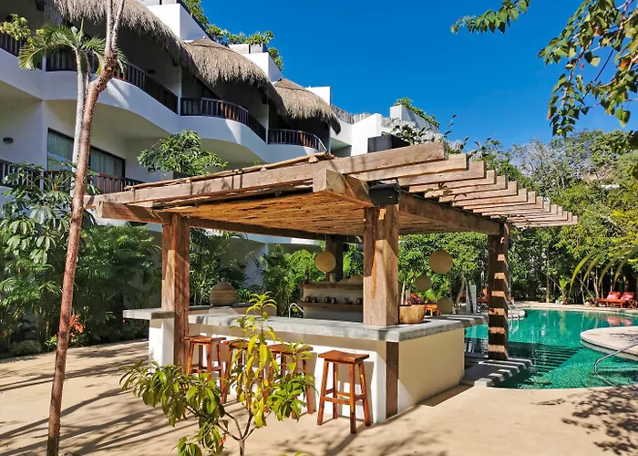 Aluna Hotel 5*