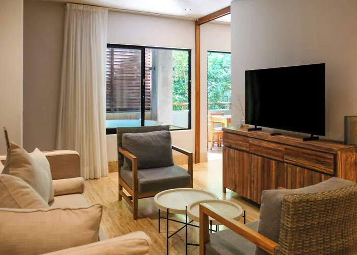 Hotel Aluna 5*